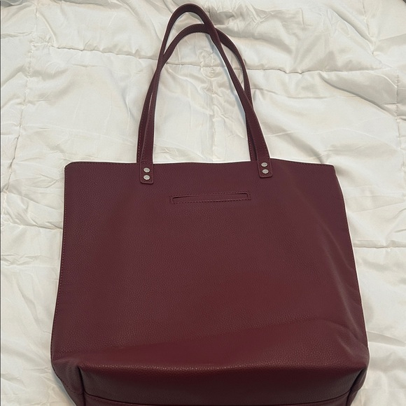 thirty-one Handbags - Thirty One Burgundy Tote Bag